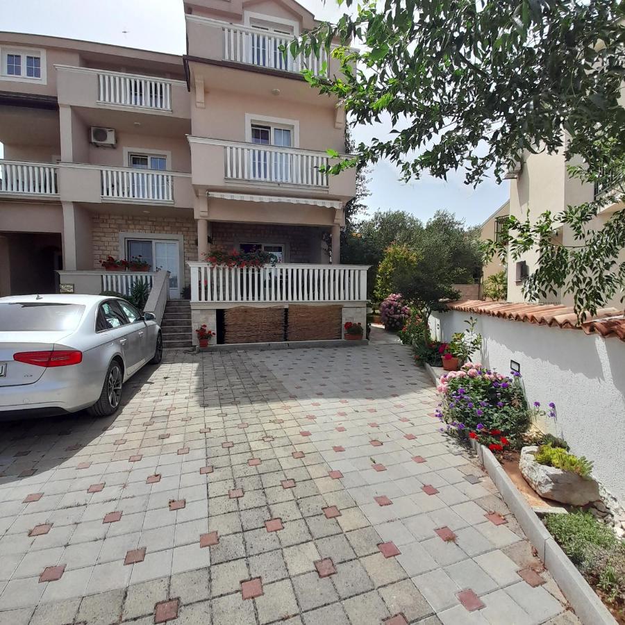 Apartments Filipovic Biograd Na Moru Exterior foto