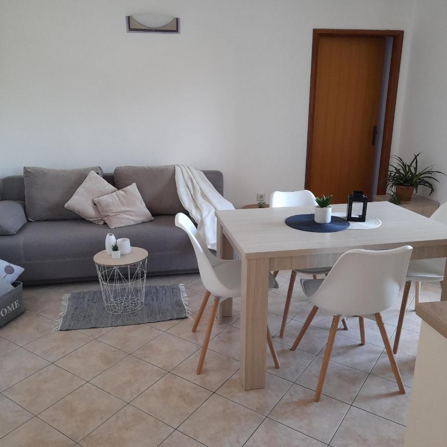 Apartments Filipovic Biograd Na Moru Exterior foto