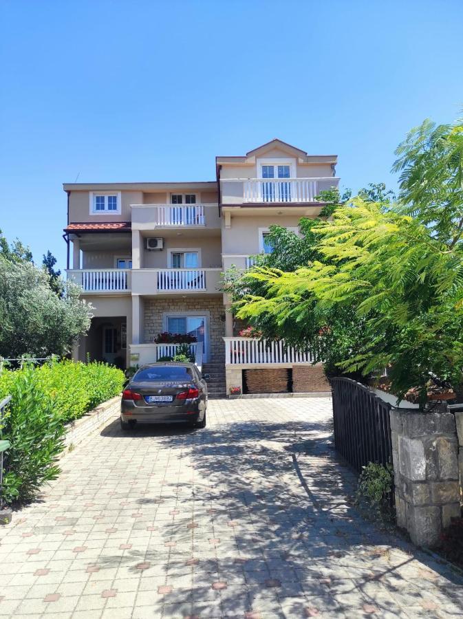 Apartments Filipovic Biograd Na Moru Exterior foto